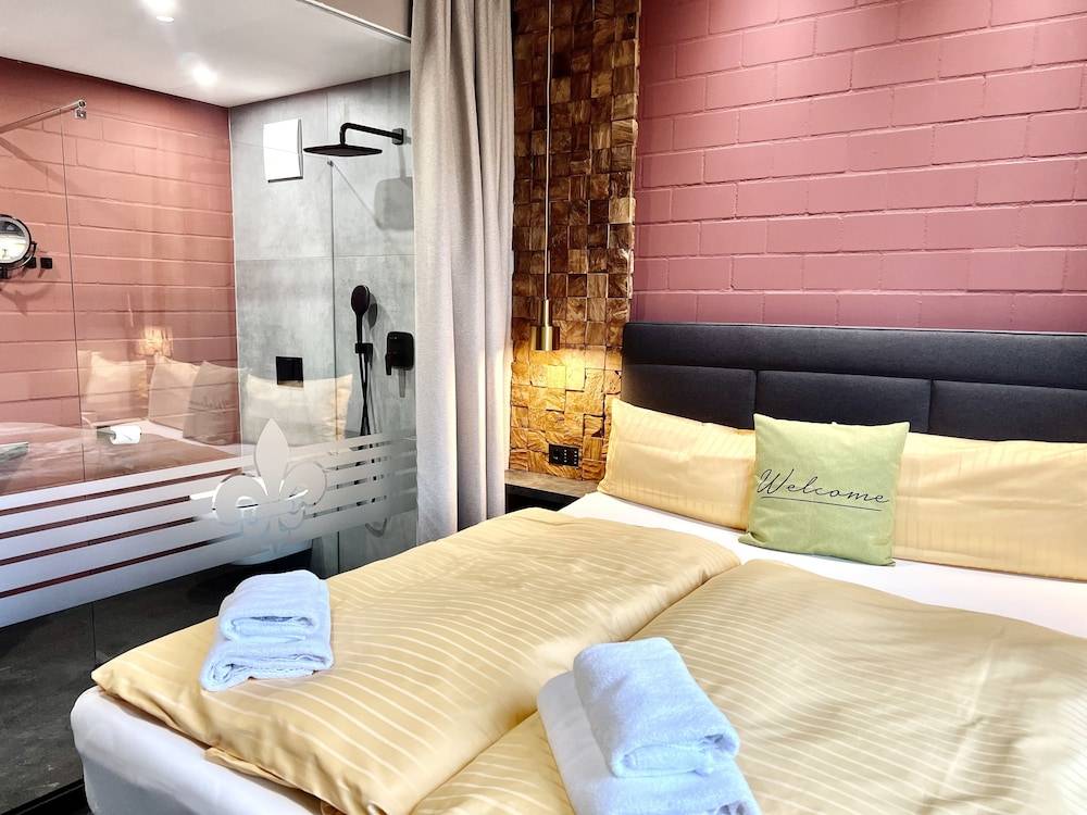 Zweirad Hotel Lenne 1