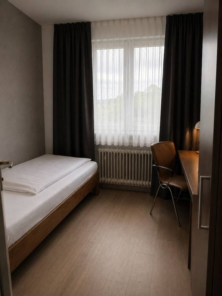 An der Stadthalle 2