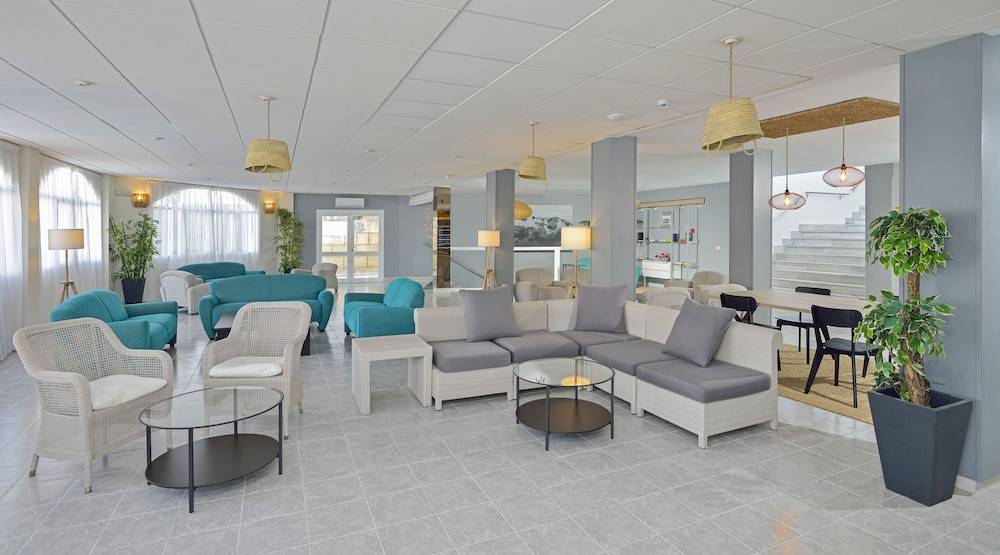 SOL by Meliá Lunamar Palmanova Apartamentos - Adults Only 2