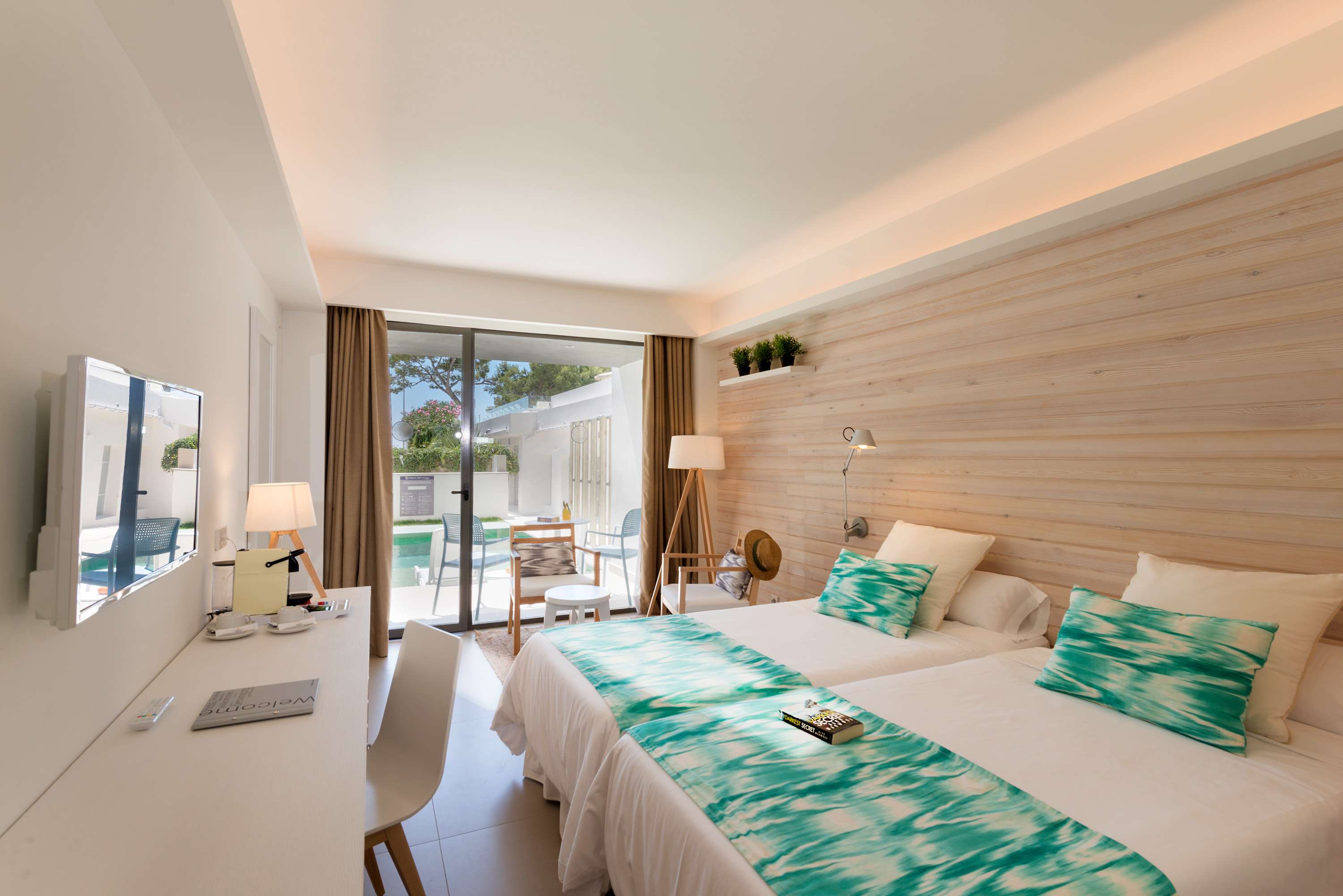 FERGUS Style Palmanova - Adults Only 1