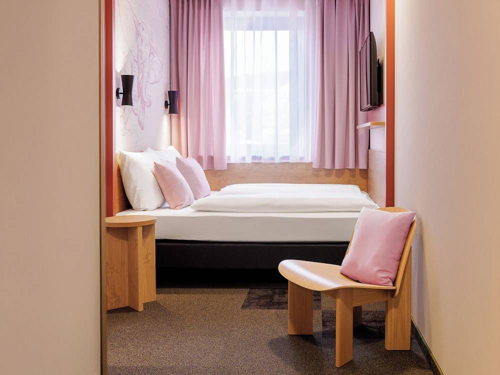 McDreams Hotel Wuppertal City 1