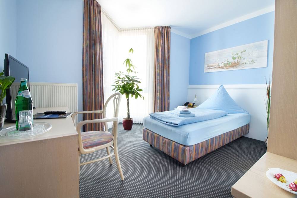 Hotel Zum Eisenhammer 1