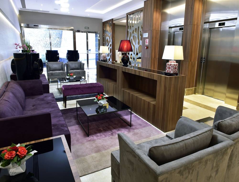 Lamaraz Hotels 2
