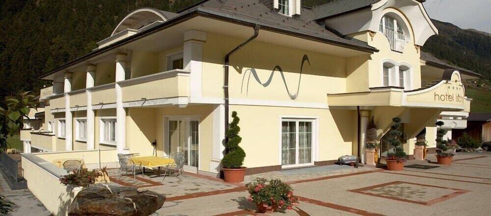 Hotel Ischgl 1