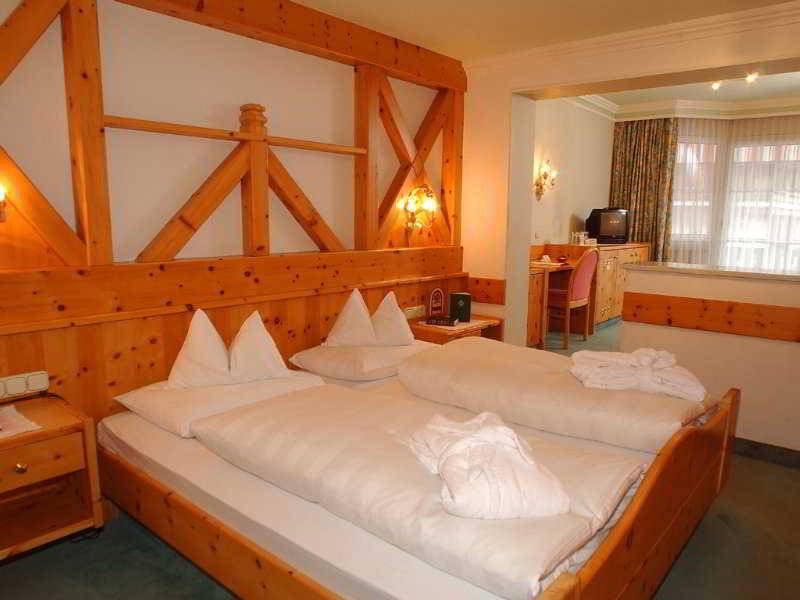 JUFA Alpenhotel Saalbach 1