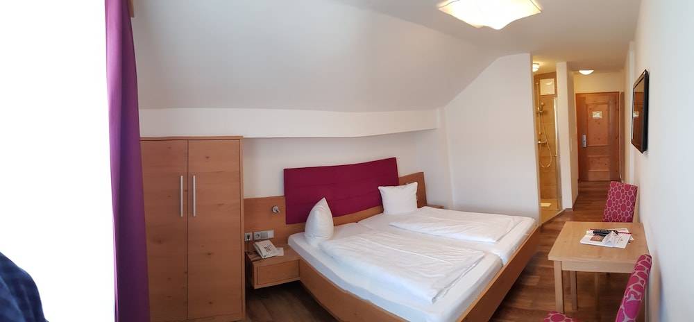 Hotel Gasthof Mitteregger -Best place in town with summercard and breakfast 2