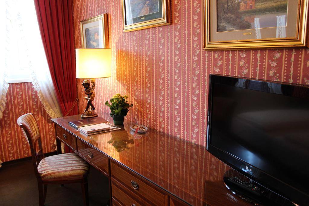 Hotel Palais Porcia 1