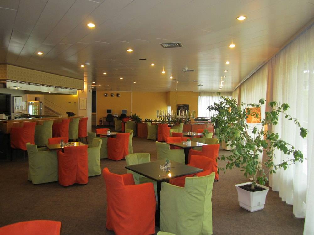 Hotel Grand 2
