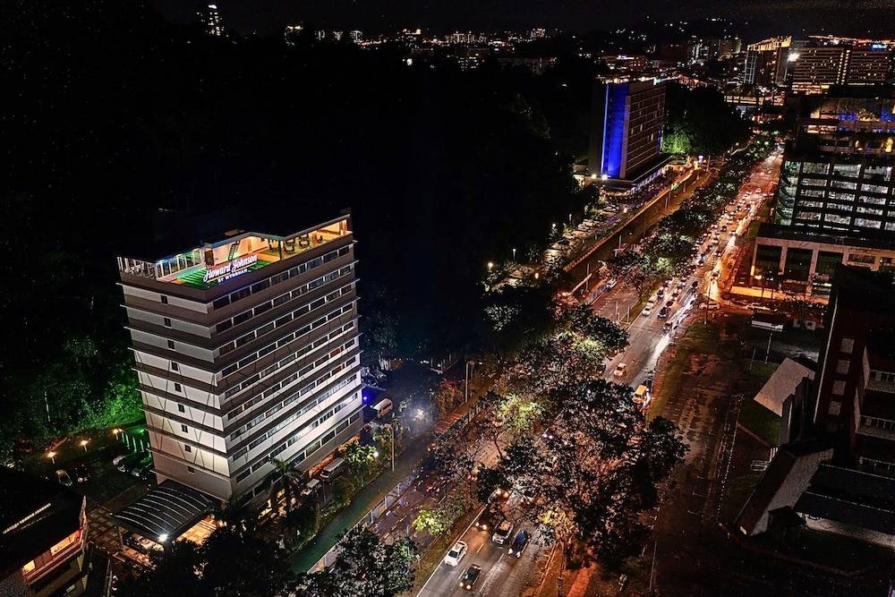 Howard Johnson by Wyndham Kota Kinabalu City Centre, formerly Hotel Shangri-La Kota Kinabalu 1