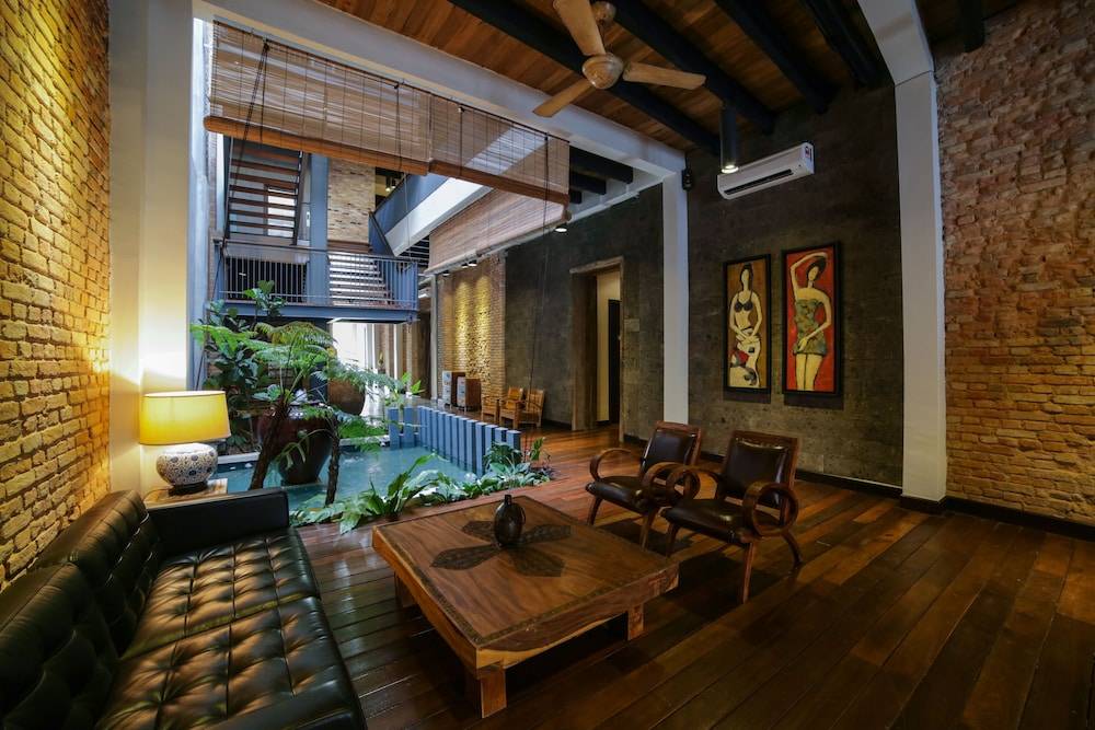 1825 Gallery Hotel 1
