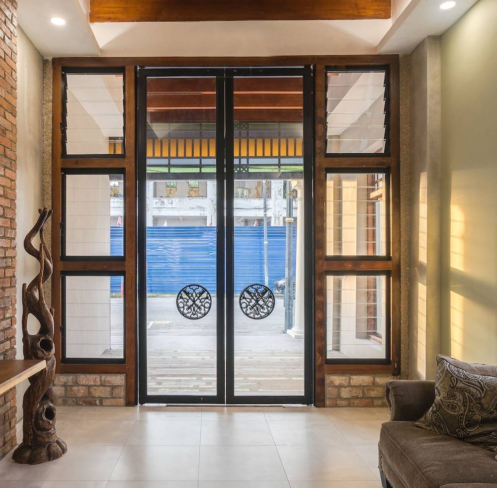 Treasures Hotel and Suites 2