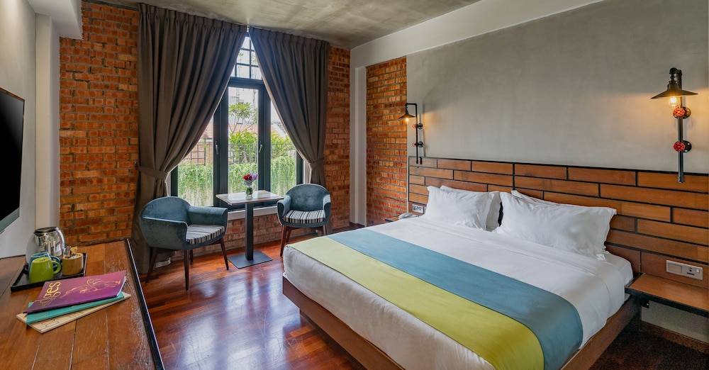 Treasures Hotel and Suites 1