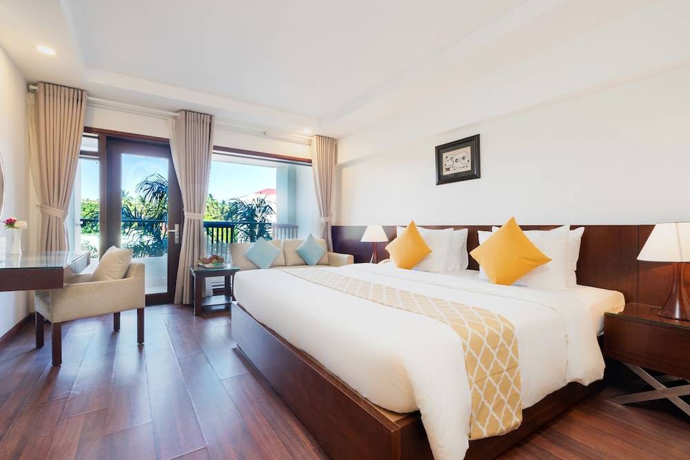 Hoang Ngoc Beach Resort 2
