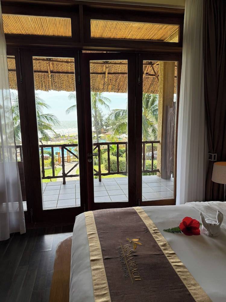 Aroma Beach Resort and Spa 1