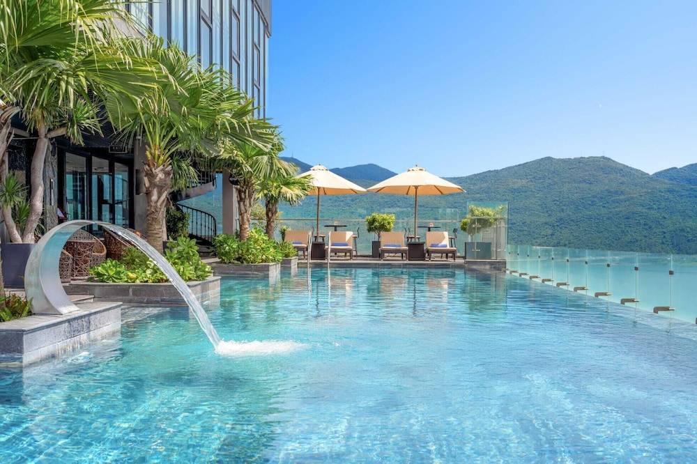 Peninsula Hotel Danang 1