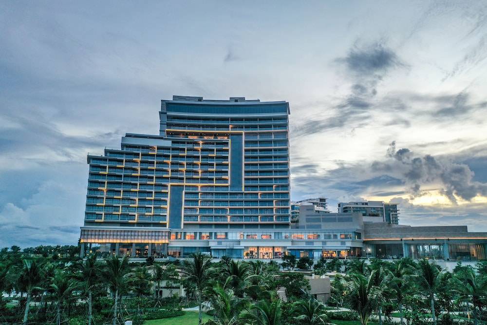 Hoiana Hotel & Suites 1