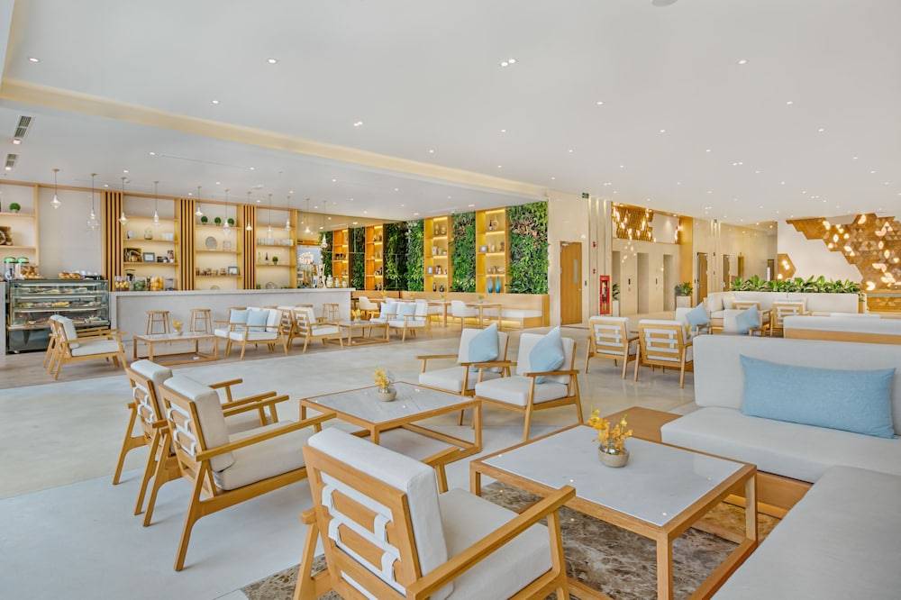 TMS Hotel Da Nang Beach 2