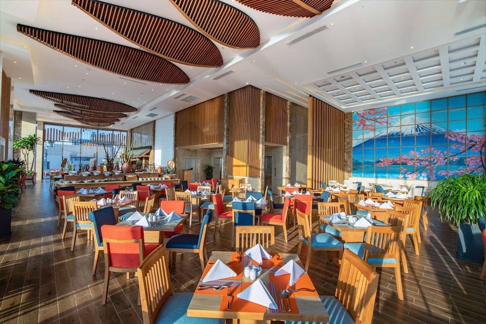 Sala Danang Beach Hotel 2