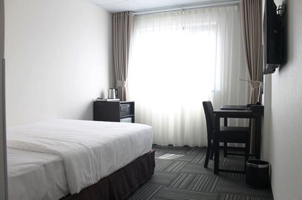 Sakura Hotel 3 1