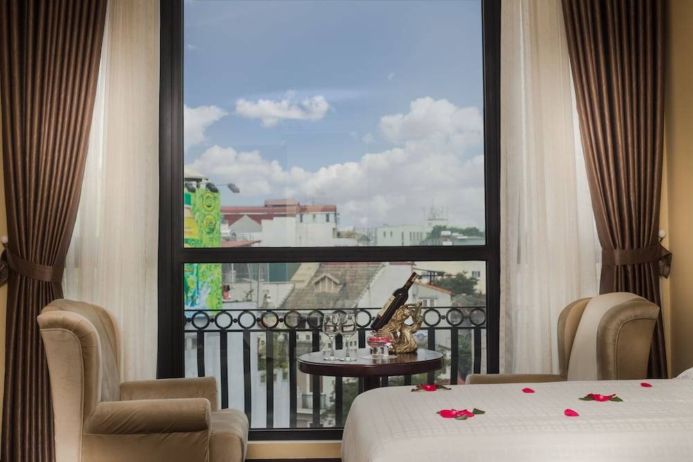 Hanoi Marvellous Hotel & Spa 1