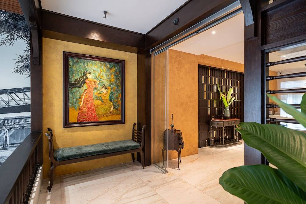 Le Parfum Apartment and Hotel 2