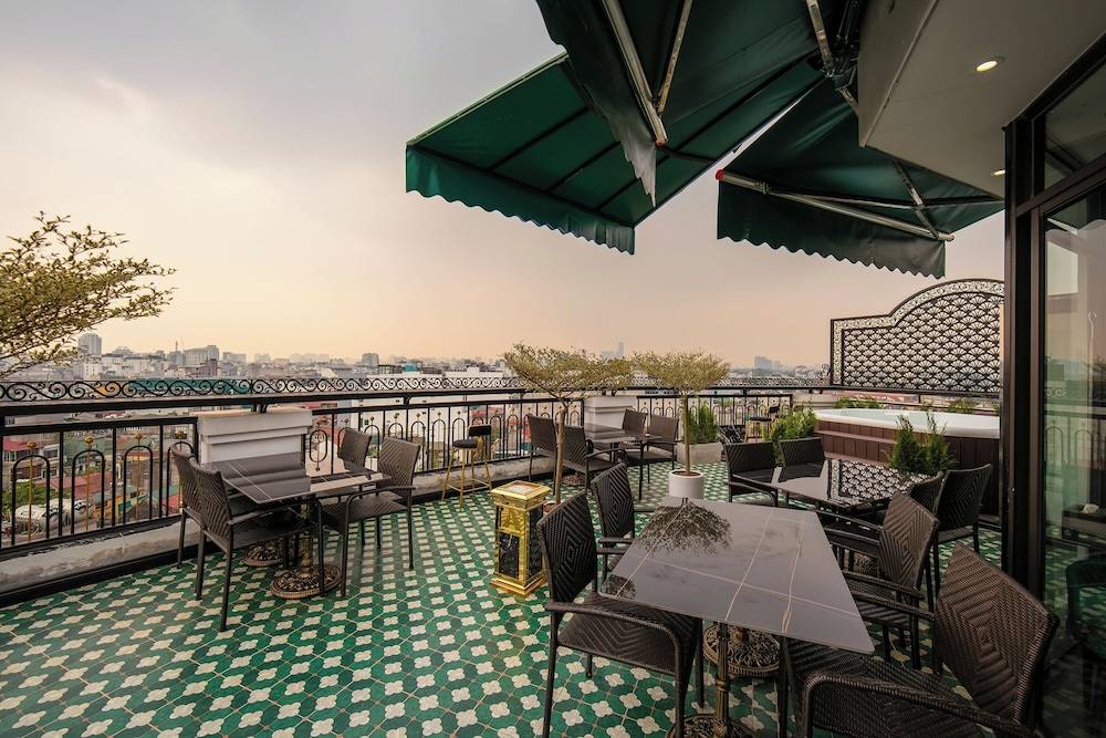 Hanoi Plaza Suite Hotel & Spa 1