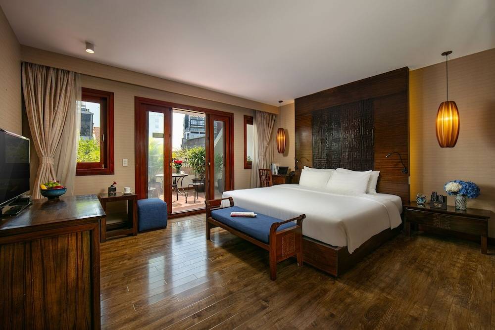 Oriental Suites Hotel & Spa 1