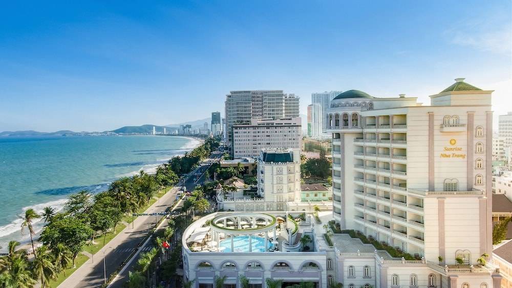 Sunrise Nha Trang Beach Hotel & Spa 1