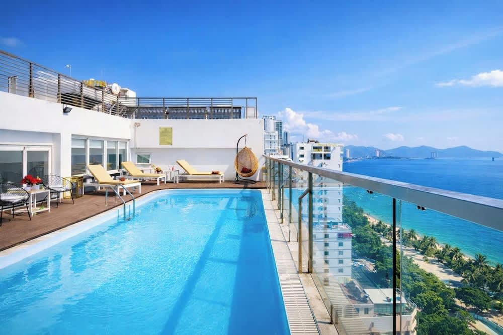Paris Luxury Hotel & Apartment Nha Trang 1