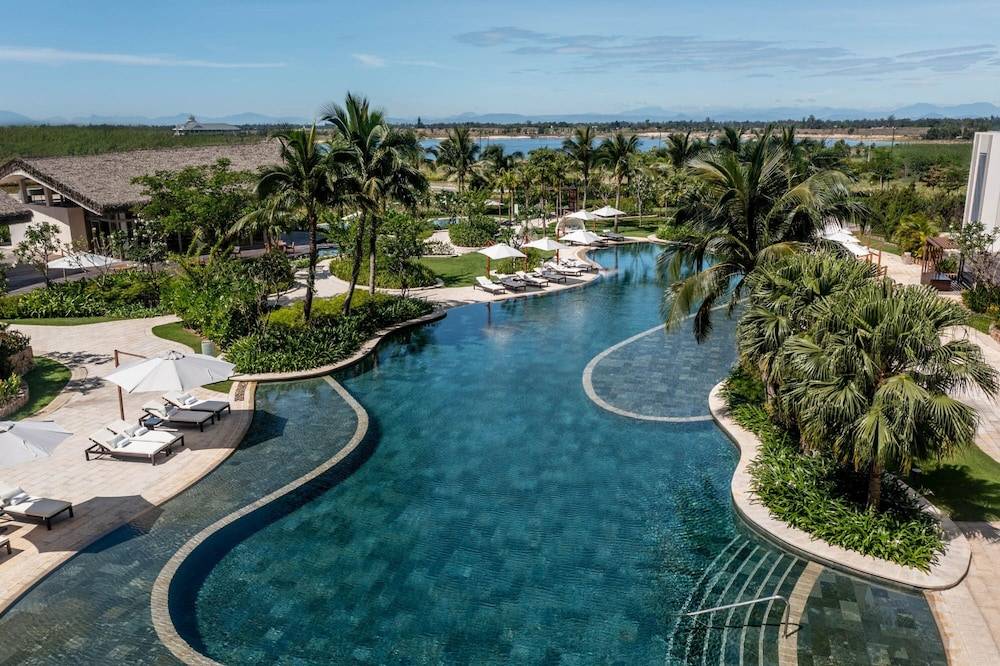 New World Hoiana Hotel 1