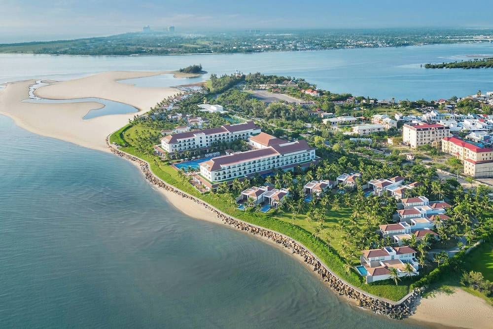 Renaissance Danang Hoi An Resort & Spa 1