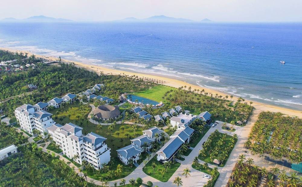 Bliss Hoi An Beach Resort & Wellness 1