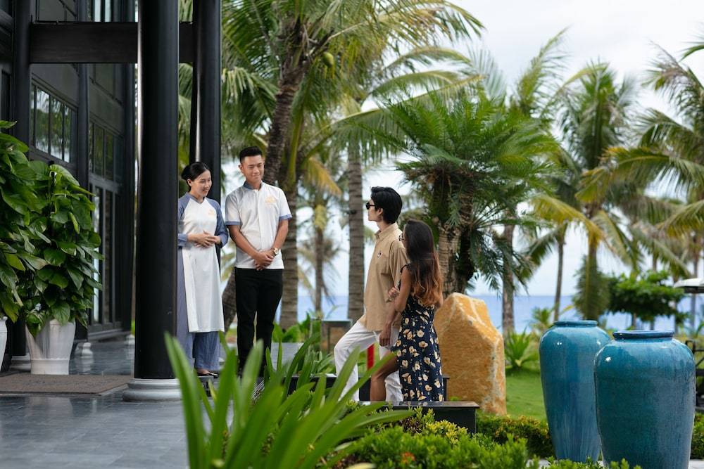 Bliss Hoi An Beach Resort & Wellness 2