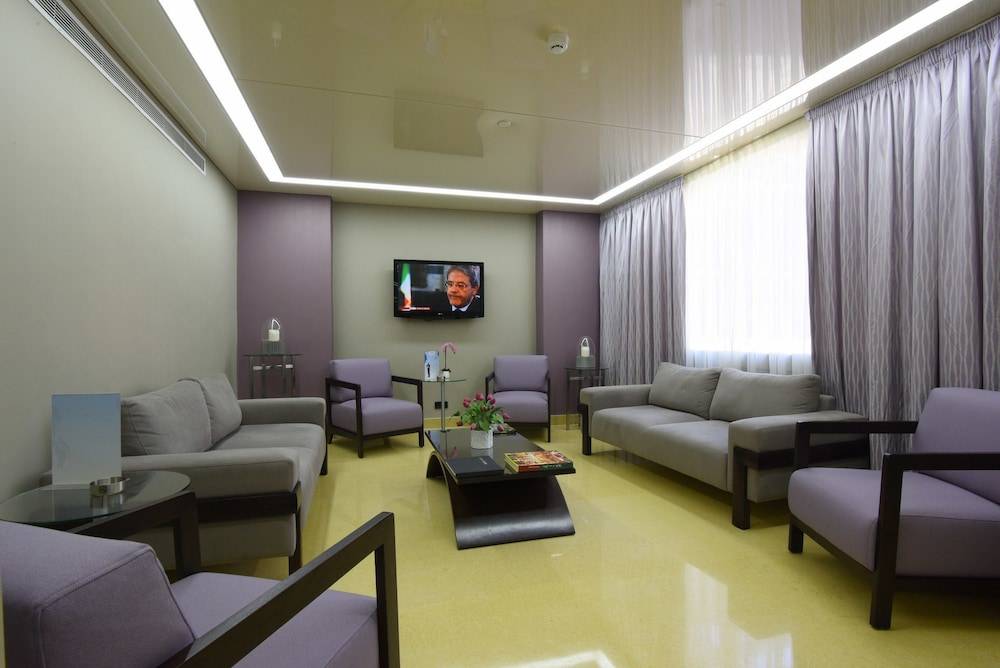 Ramada by Wyndham Downtown Beirut 2