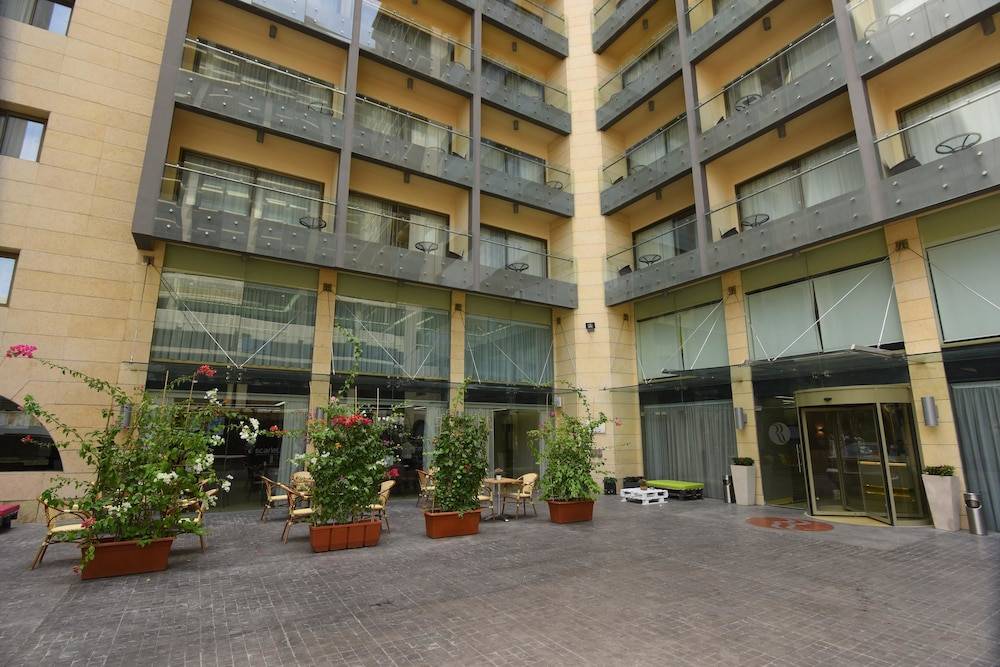 Ramada by Wyndham Downtown Beirut 1