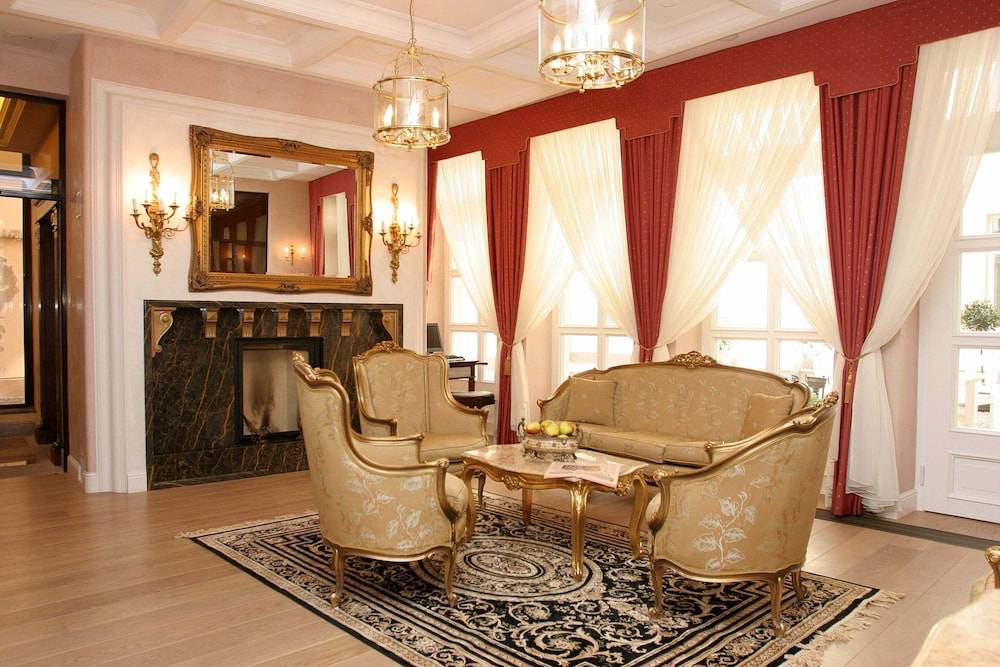 IMPERIAL Hotel & Restaurant 2