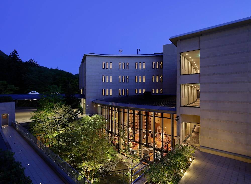 Hyatt Regency Hakone Resort and Spa 1