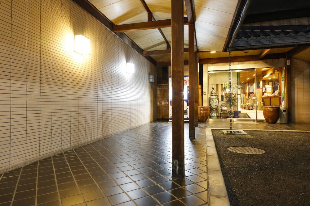 Osaka Ryokan Kuramoto 1