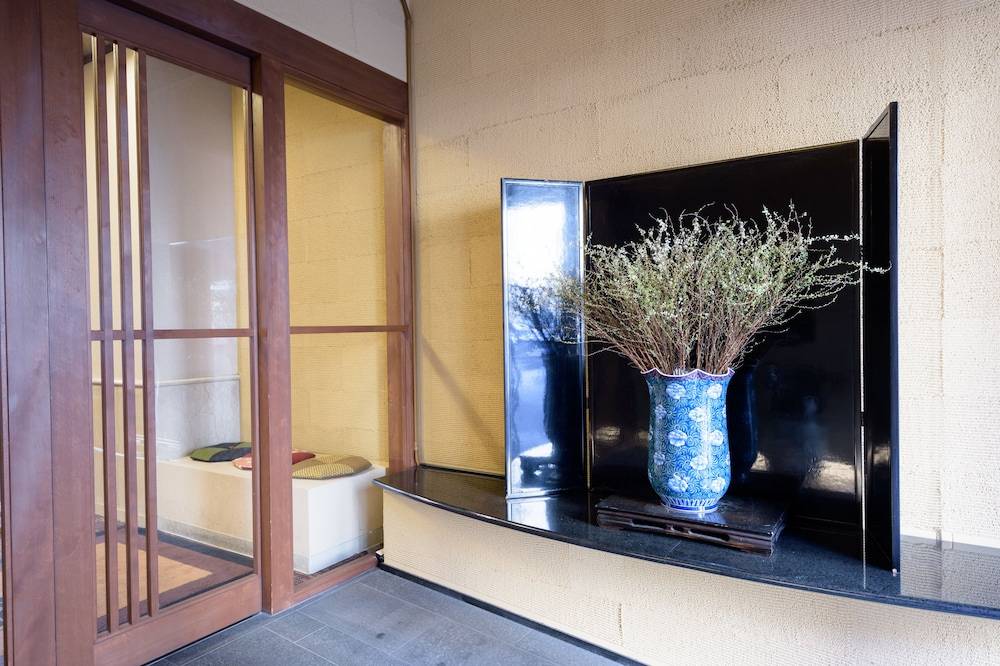 Yamatoya Honten Ryokan Osaka 1