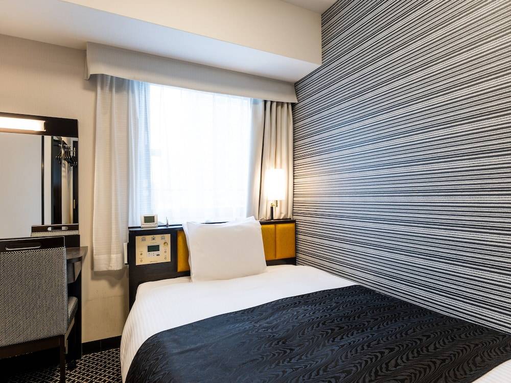 APA Hotel Midosuji Honmachi Ekihigashi 1
