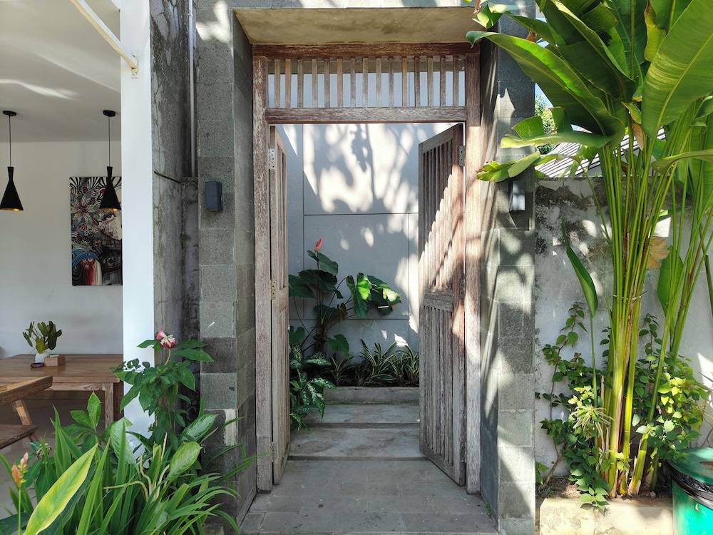 Manuver Surf And Stay Uluwatu Bali 2