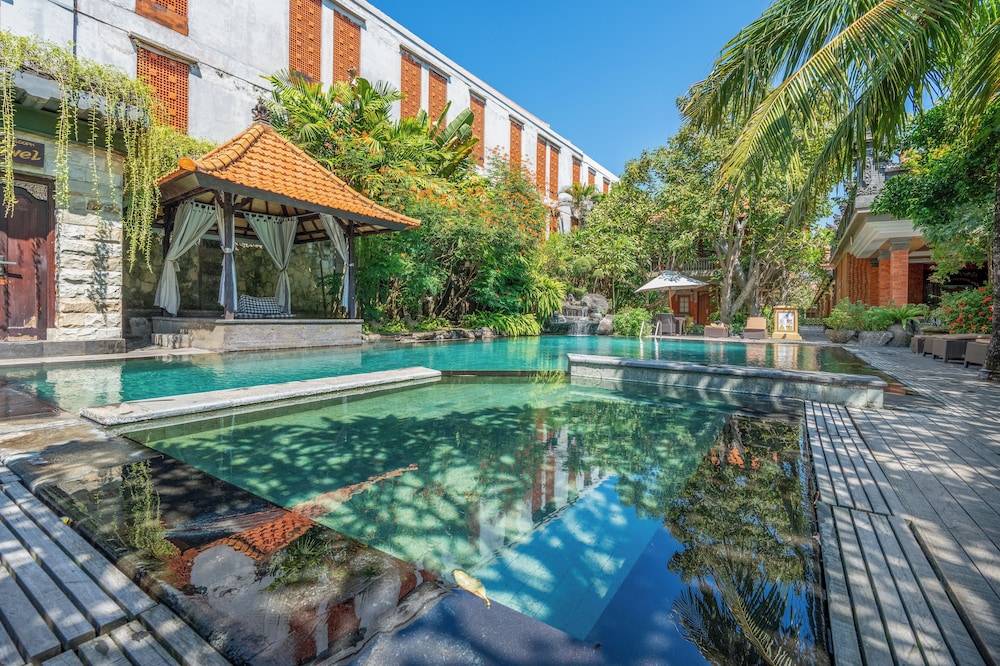 Adi Dharma Hotel Legian 1