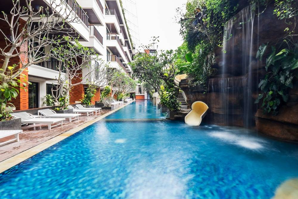 Jambuluwuk Oceano Seminyak Hotel 1