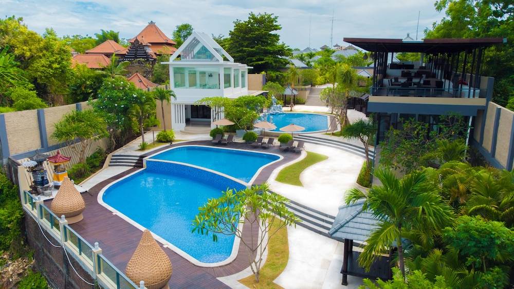 Luxotic Private Villa and Resort 1