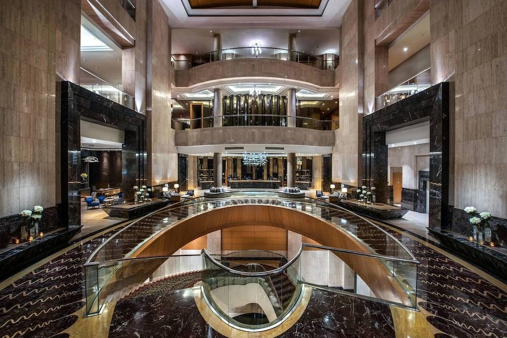 The Ritz-Carlton Jakarta, Mega Kuningan 1