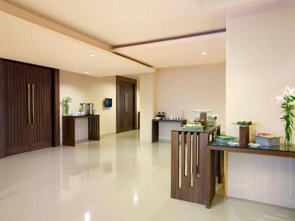 Hotel Santika Depok 2