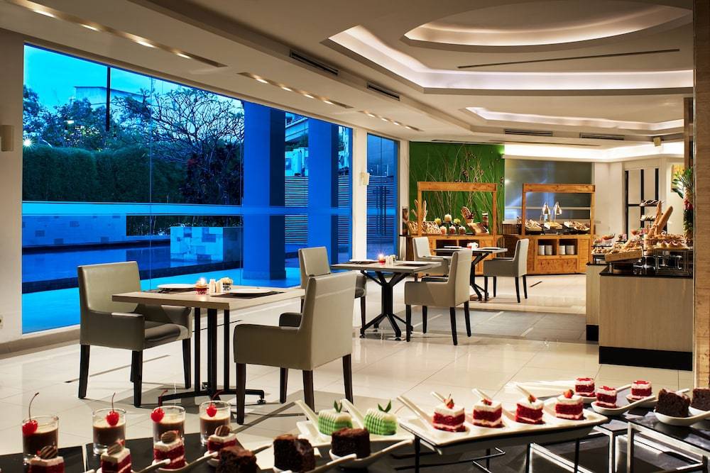 eL Hotel Jakarta 1