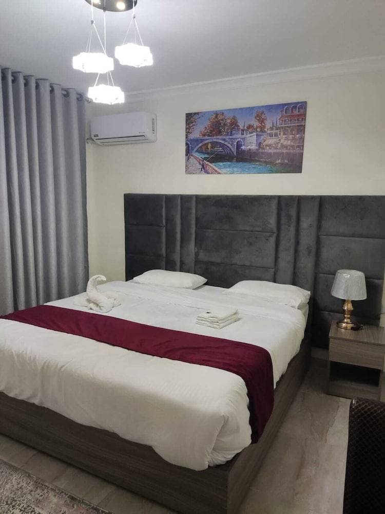 Golden Plaza Hotel 2