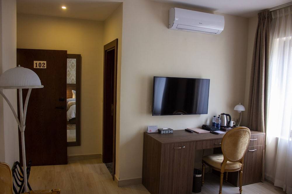 Khan Khediwe Hotel 2