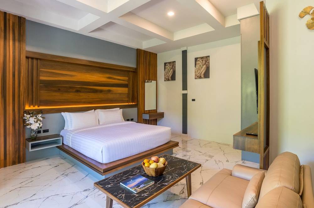 Loy Chalet 2